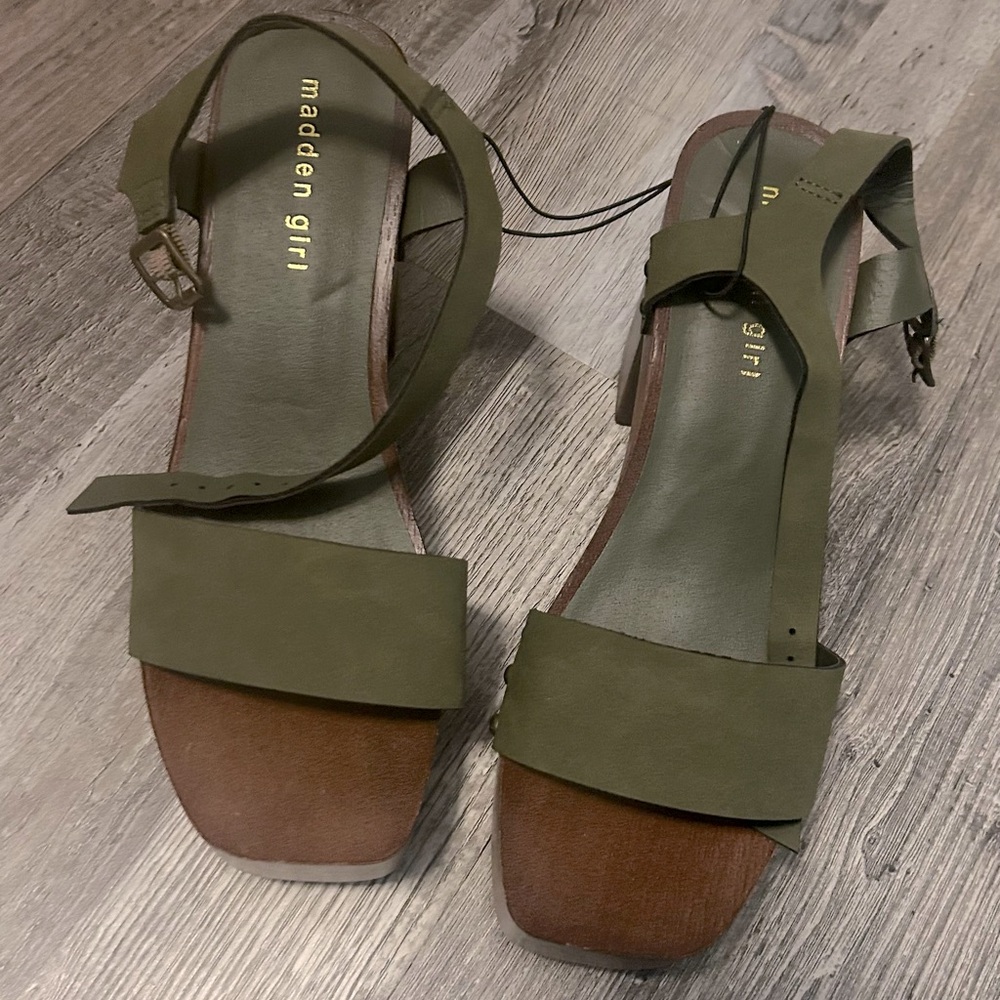 Steve Madden Olive Green and Brown Platform Sandals - Picture 2 of 2